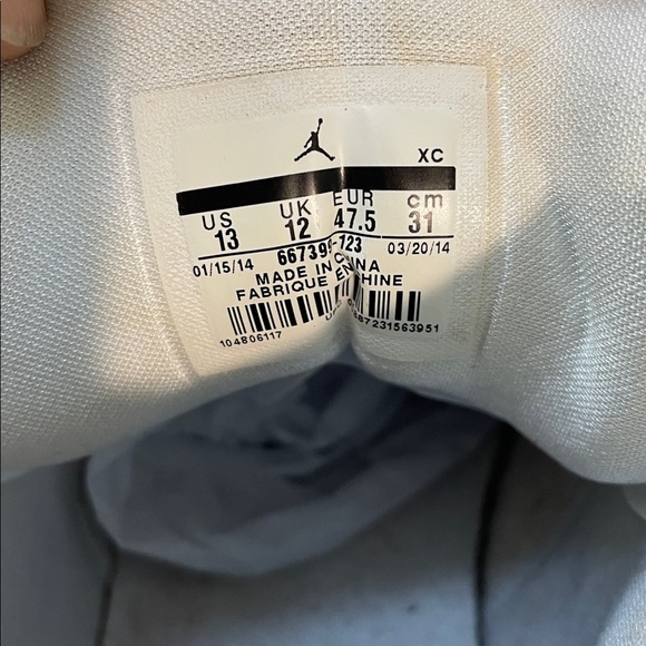 Air Jordan 1 Mid sneakers "White Infrared 23" colorway Size 13 - Picture 5 of 7